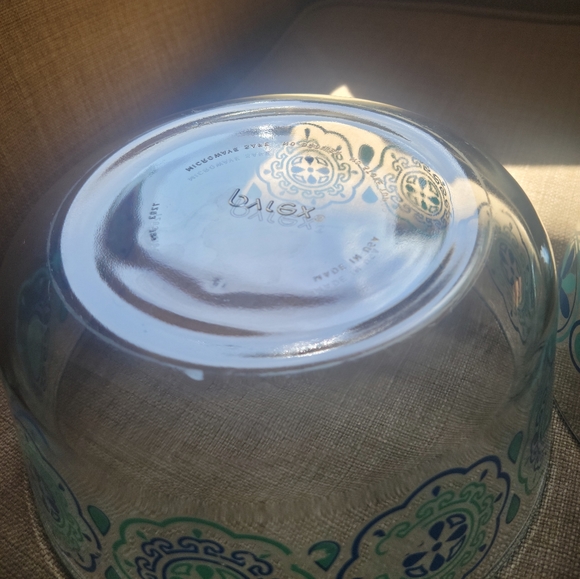 2 Pyrex glass bowls aqua blue No Bundles - Picture 2 of 8